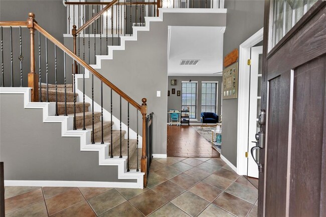 Building Photo - 25823 Lake Lawn Dr
