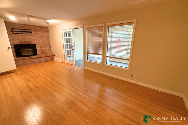 Building Photo - Nature-Surrounded 3BR/3BA Two-Story Home w/ Deck & Views — San Carlos