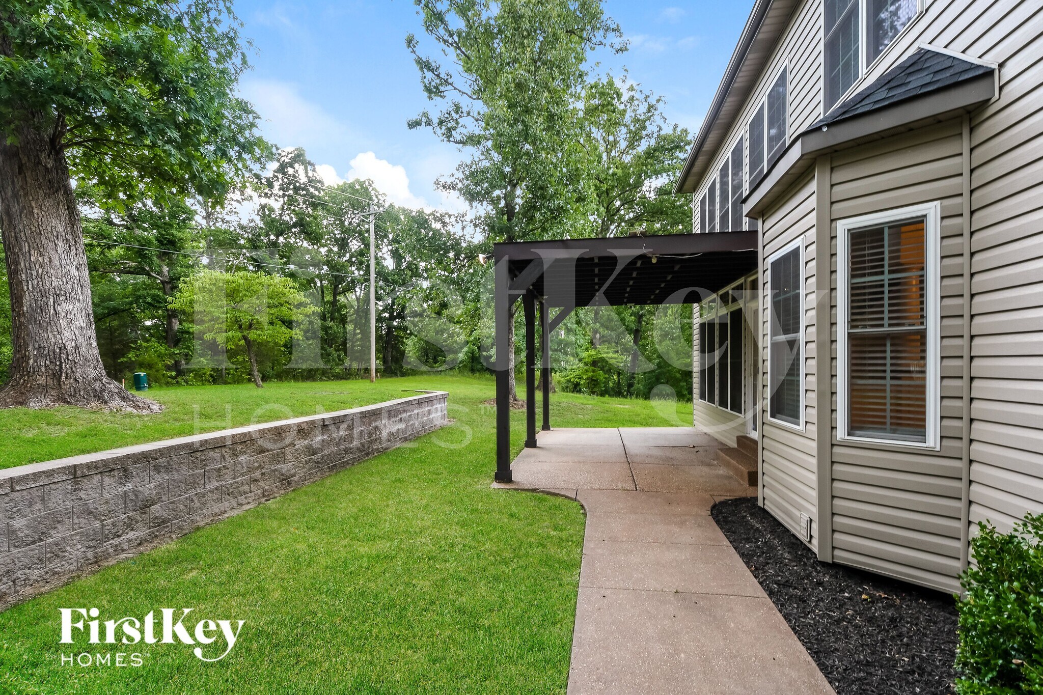 Building Photo - 32040 Fairway Dr N