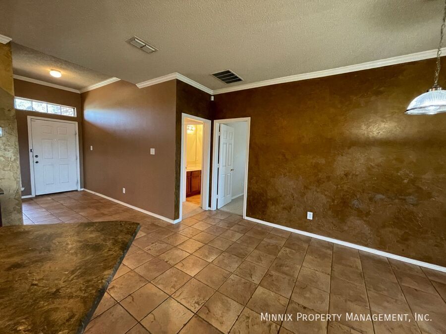 Building Photo - 8211 Quincy Ave