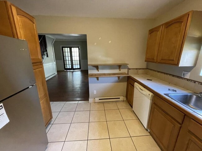 Building Photo - NOW AVAILABLE! 3 Bed, 2 Bath Victorian Home in Newport, PA!