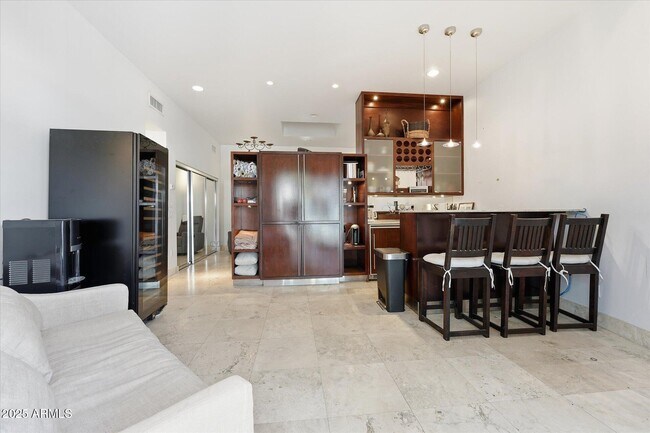 Building Photo - 3112 E Palo Verde Dr