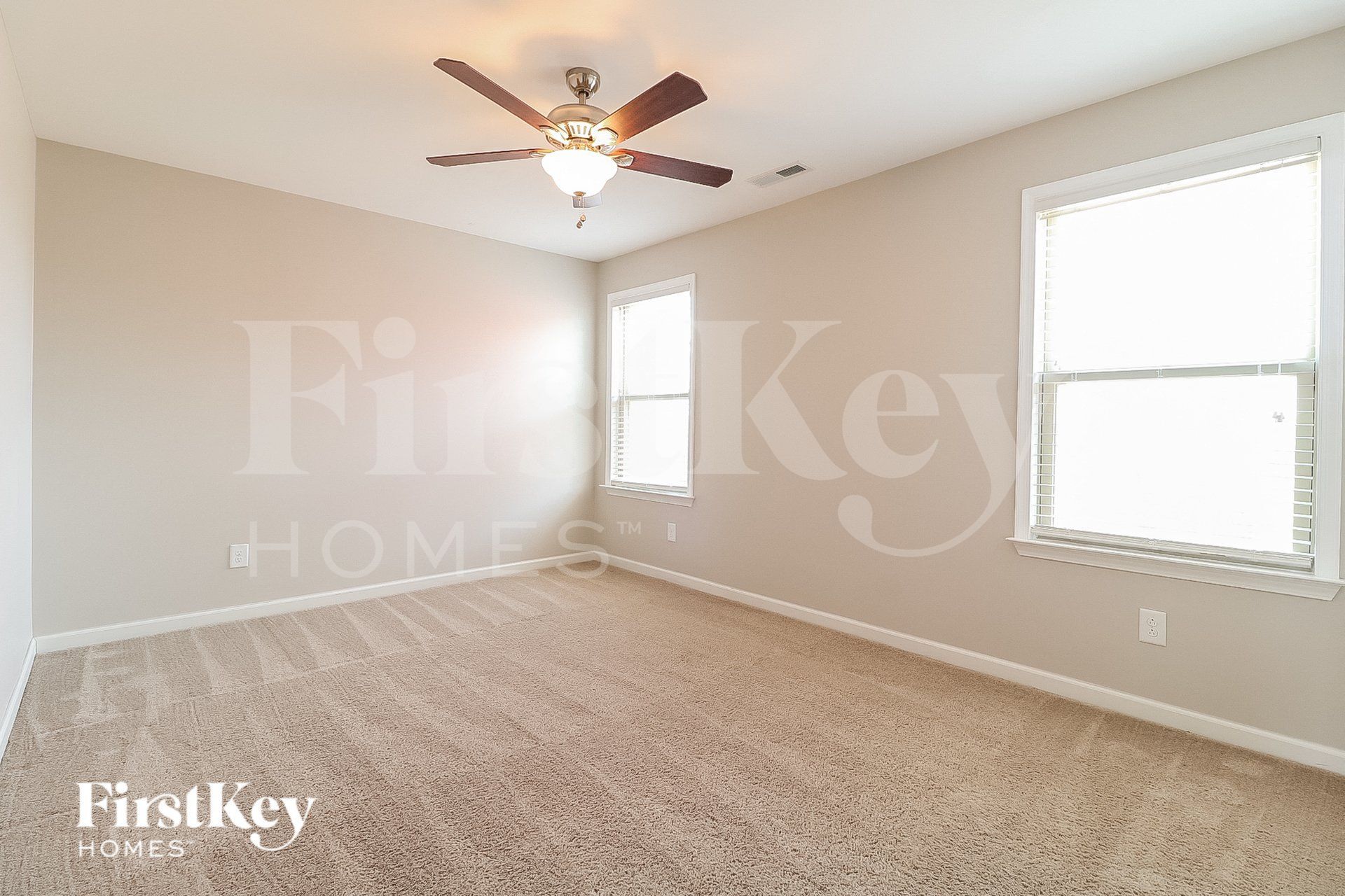 Building Photo - 159 Castello Way