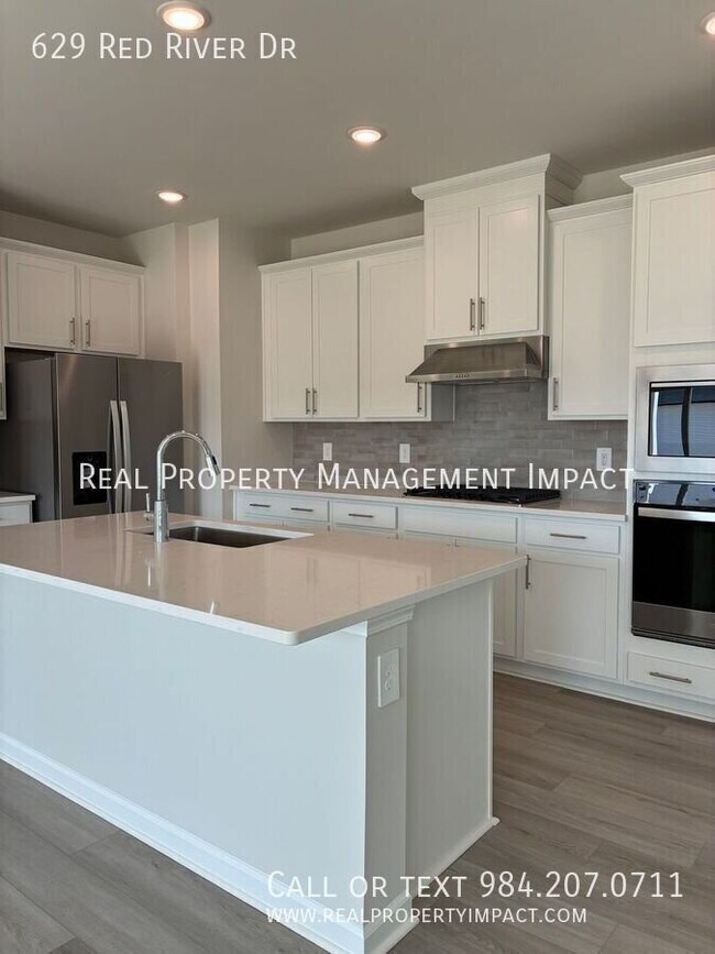 Building Photo - 629 Red River Dr