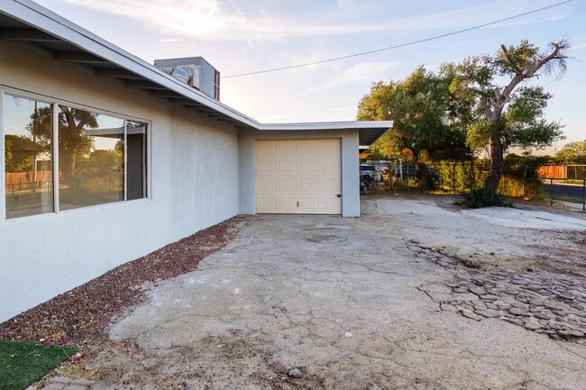 Building Photo - 50740 Cll Mendoza