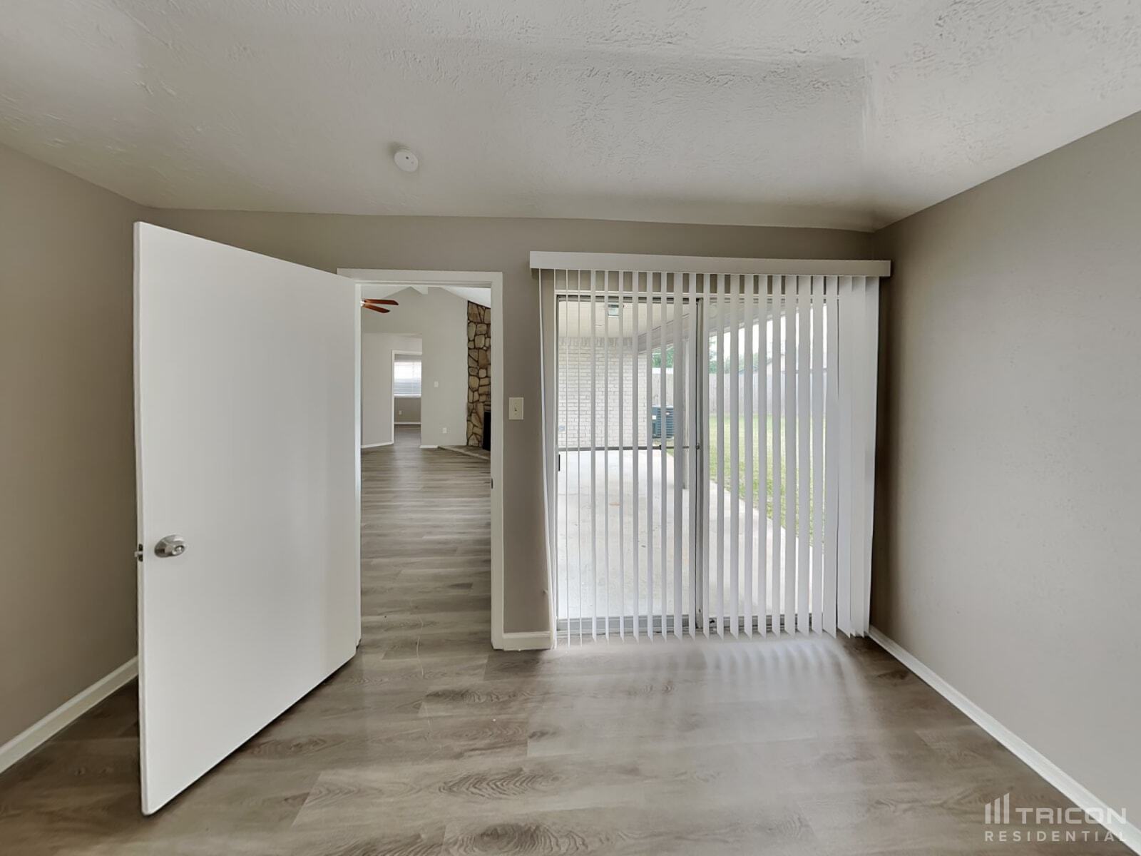 Building Photo - 14831 Waterside Dr
