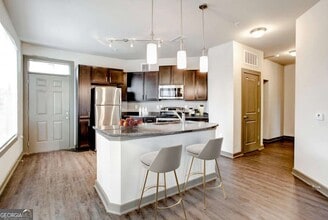 Building Photo - 800 Milwood St