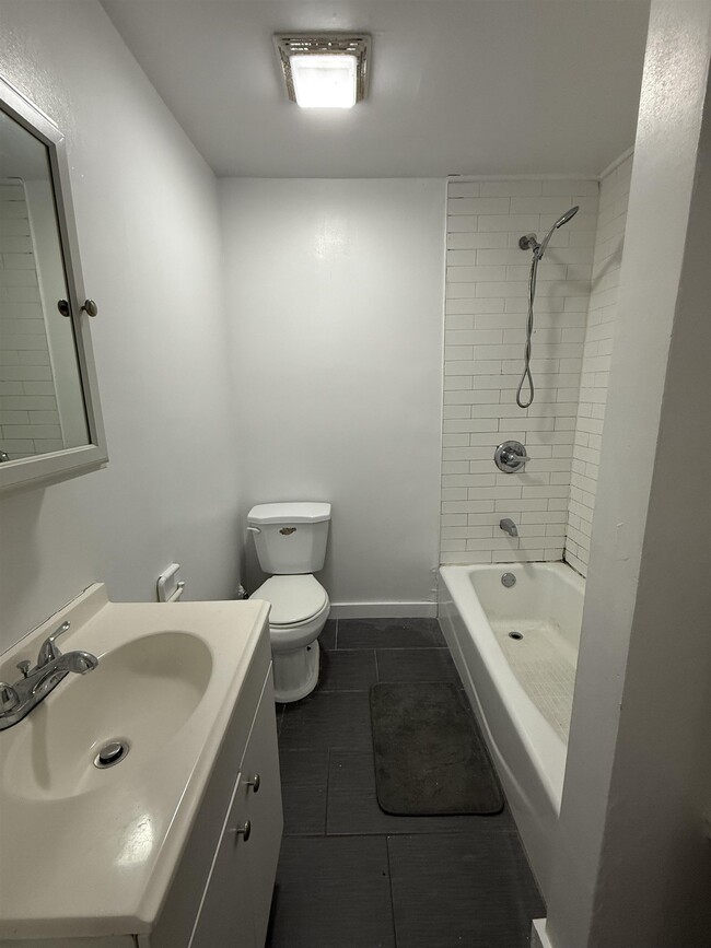 Building Photo - 44 Broadway