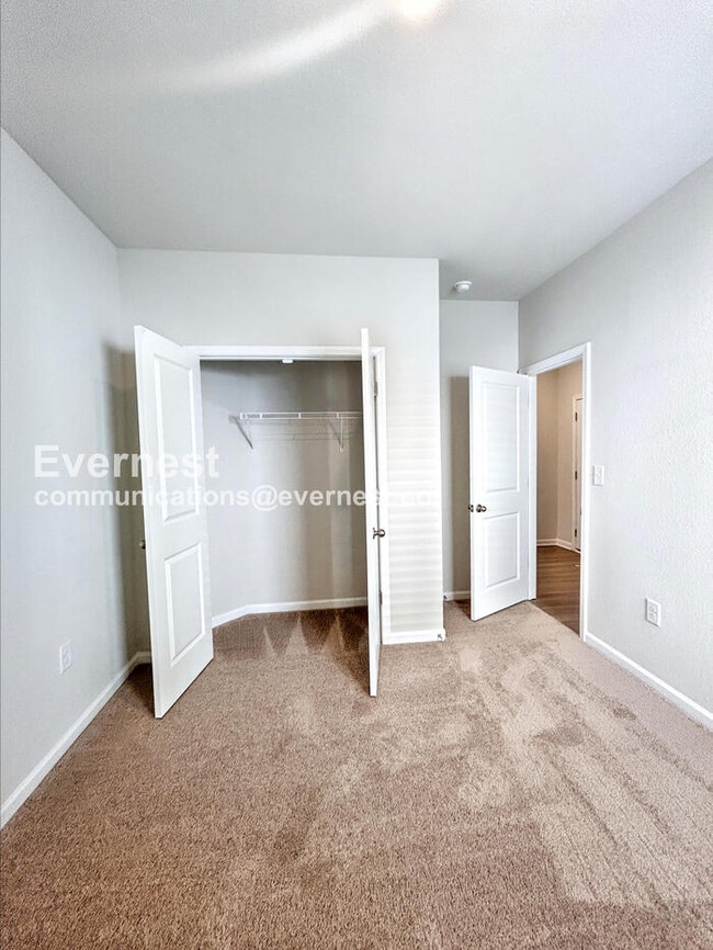 Building Photo - 209 Aniston Ln