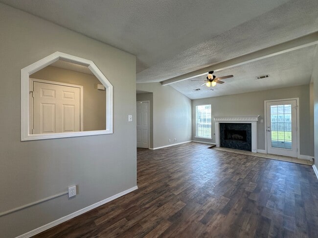 Building Photo - 1707 Plumbark Dr