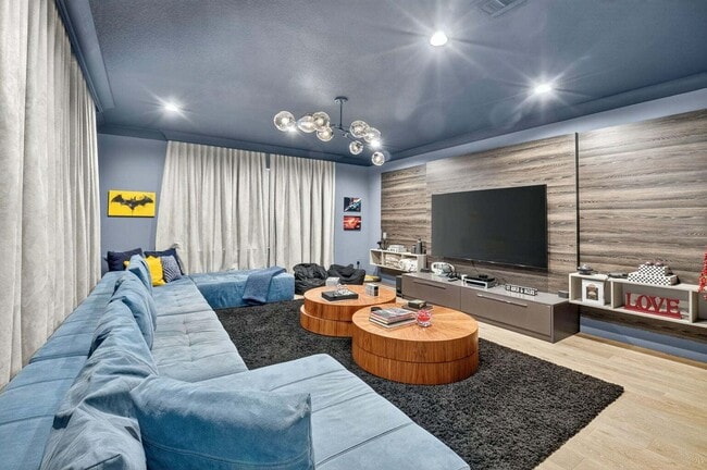 Building Photo - 16892 Strasbourg Ln