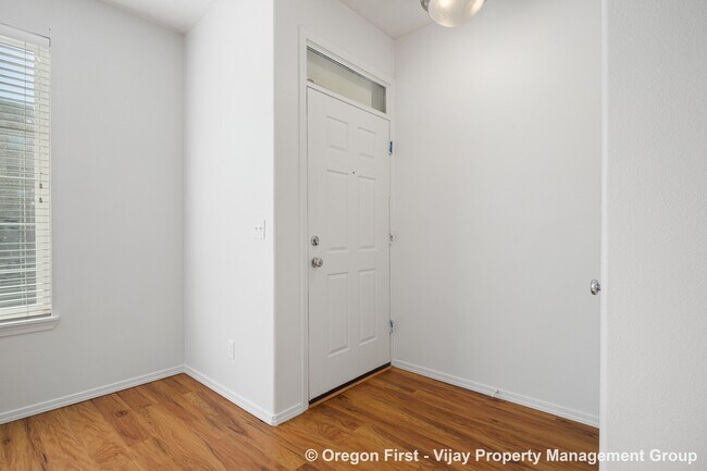 Building Photo - 17097 SW Glen Park Ct