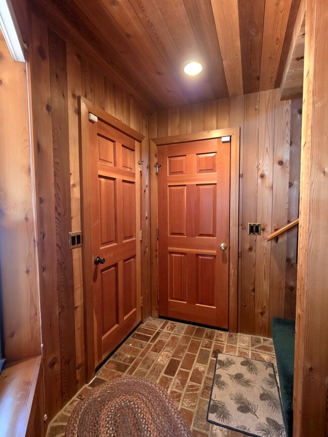 Building Photo - 1921 Bernina Dr