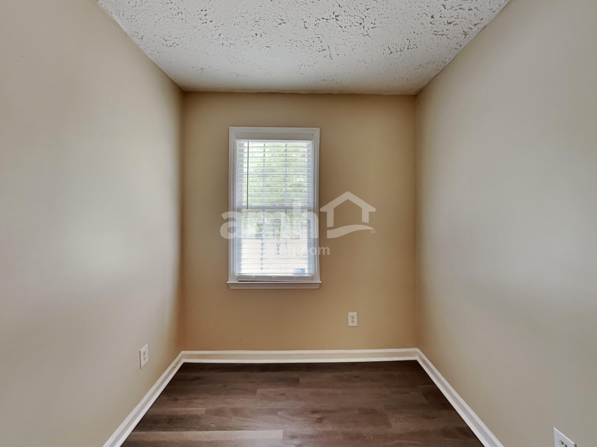 Building Photo - 108 Summershade Ct