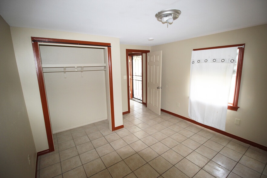 Building Photo - 1629 Katlan St