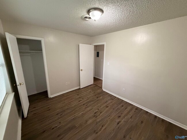 Building Photo - 12326 Chicamauga Trail SE