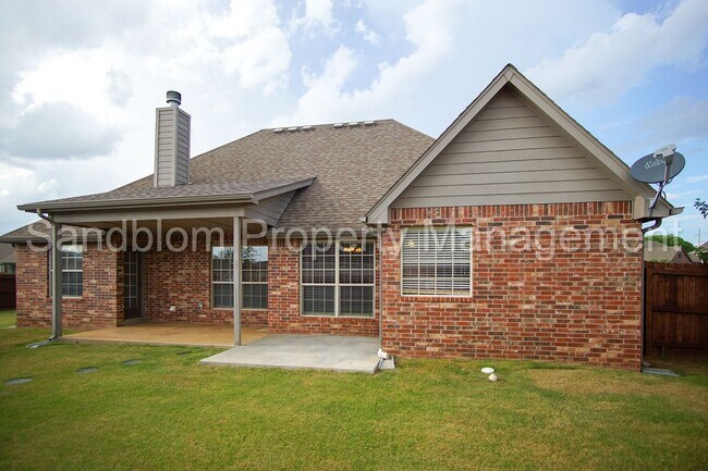 Building Photo - FOR LEASE | Broken Arrow | 3 Bed, 2 Bath H...