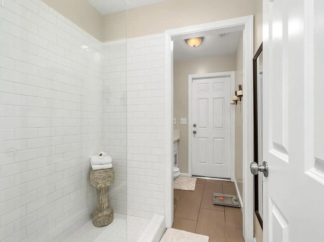 Building Photo - Beautifully Updated North Fresno 3/3