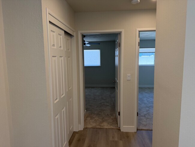Building Photo - 130 Village Ct