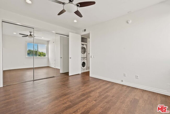 Building Photo - 30 Galleon St