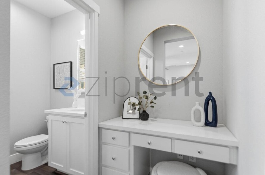 Building Photo - 506 Sardinia Ter