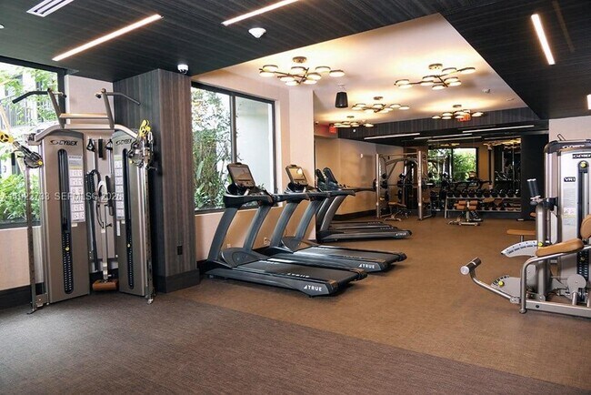 Building Photo - 301 Altara Ave