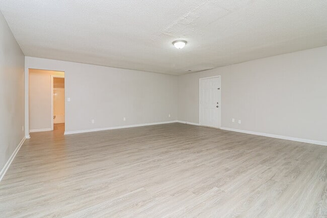 Building Photo - 2913 Crest Ridge Ct SW