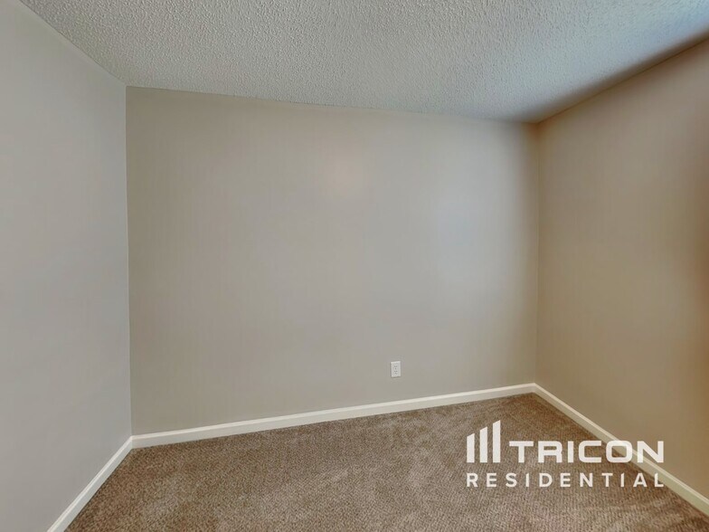 Building Photo - 2023 Wexford Way