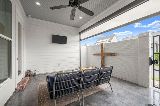 Building Photo - 4855 Crestfield Wy.