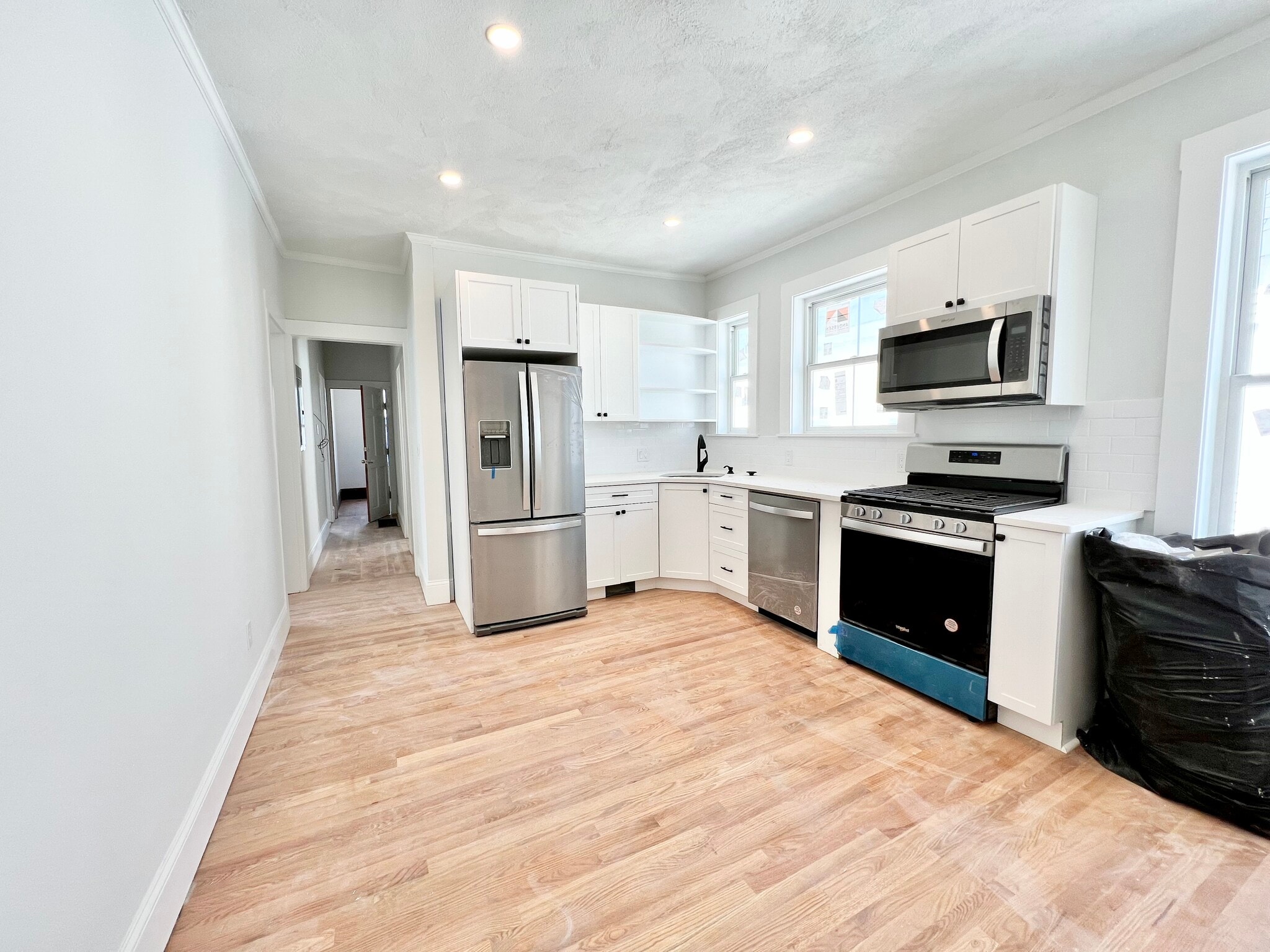 Building Photo - 79 Sydney St