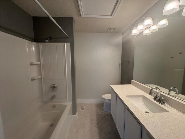 Building Photo - 4478 SW 49th Ave