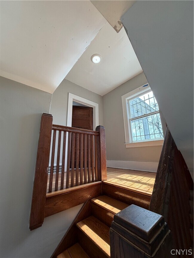 Building Photo - 501 Clarendon St