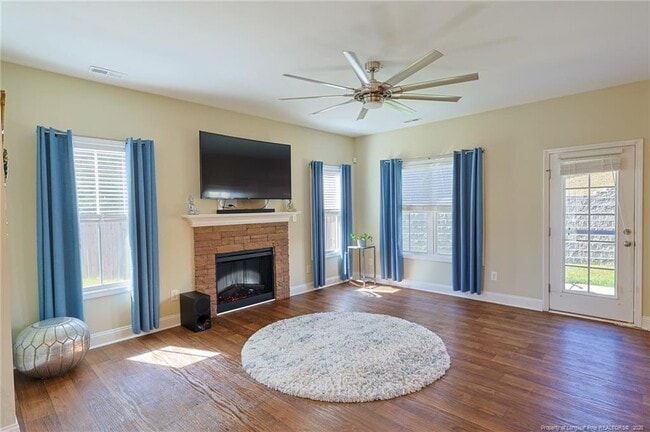 Building Photo - 1641 Mount Rainer Dr