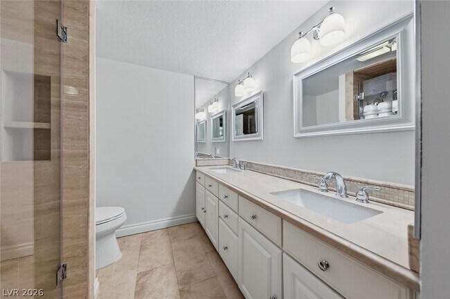 Building Photo - 205 E Harmon Ave