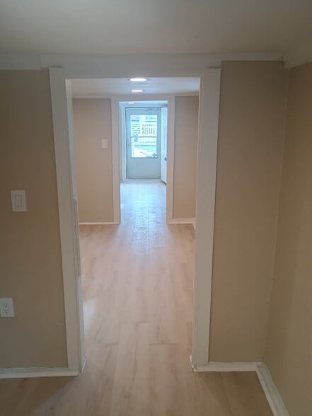 Building Photo - 321 Fisher Ave