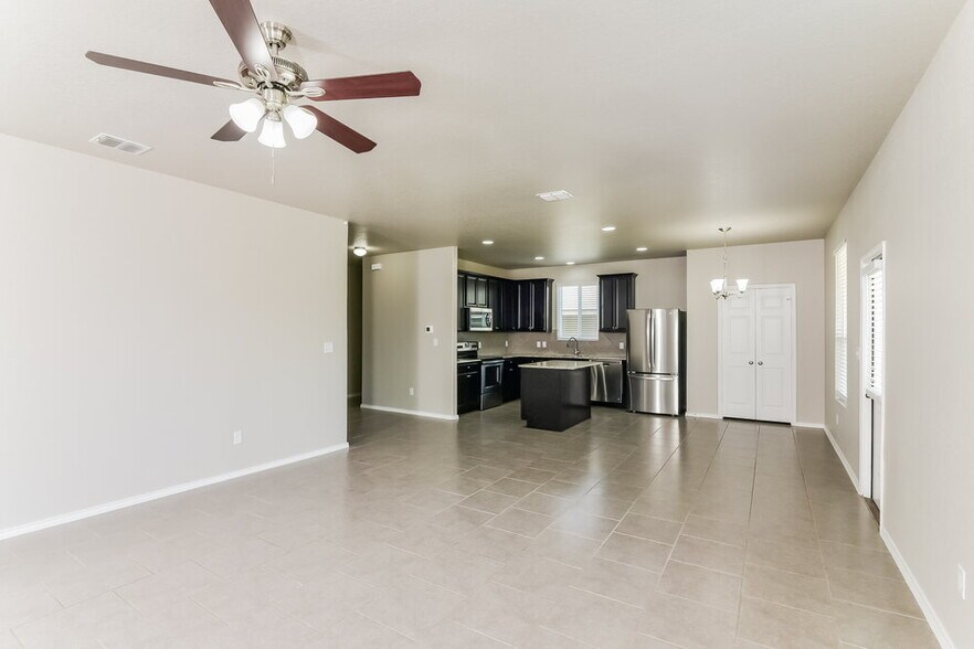Building Photo - 11837 Silver Chase