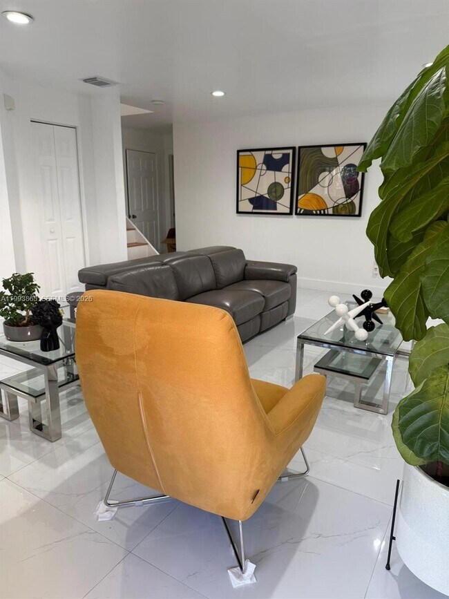 Building Photo - 16418 SW 72nd Terrace