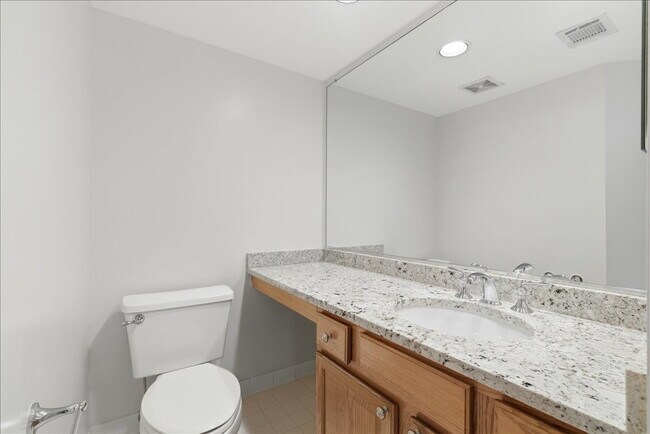 Building Photo - "Luxurious 2-Bed Condo with, loft, Granite Elegance & Hardwood Charm in Reston, VA!"