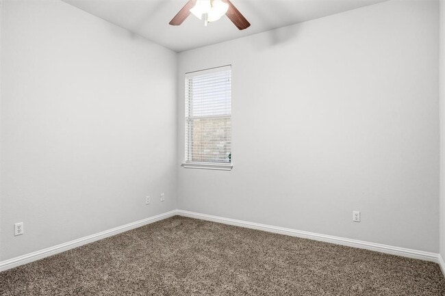 Building Photo - 101 Saddle Ridge Dr