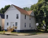 Building Photo - 658 E 25th St