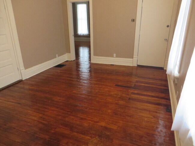Building Photo - 1235 Swinney Ave