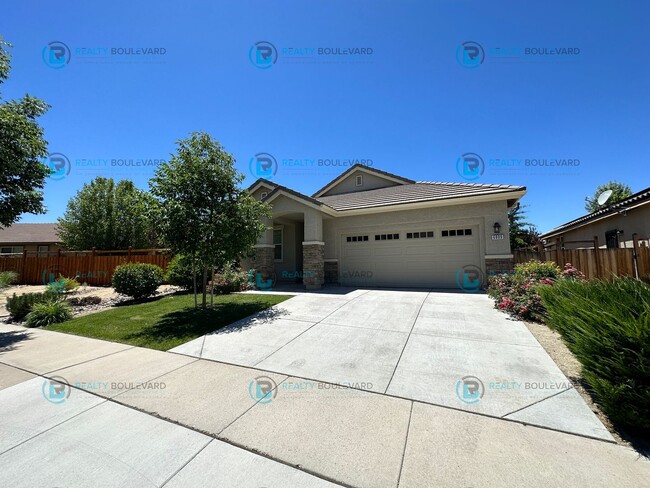 Building Photo - 3 Bedroom 2 Bathroom with Garage covered patio and beautiful yard!