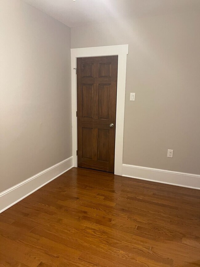 Building Photo - 31-33 E. Blake Ave.