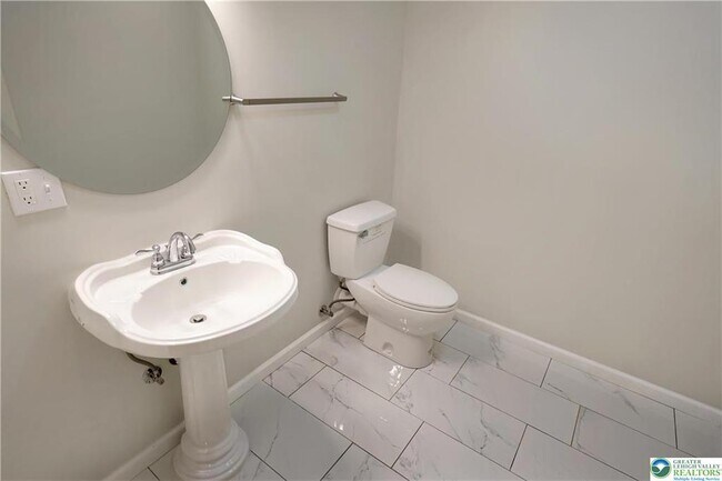 Building Photo - 202 McNair Cir