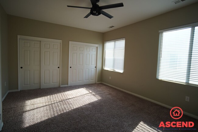 Building Photo - Cutest Condo  in Downtown Bakersfield!