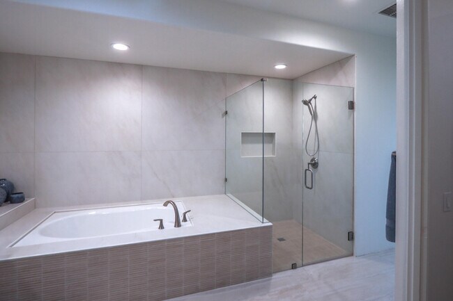 Building Photo - 48295 Casita Dr