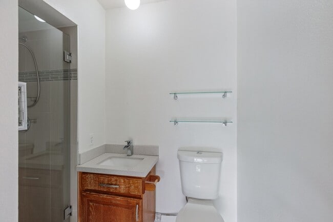 Building Photo - Tri-Level Townhome with Bonus Room | Ranch Los Charcos