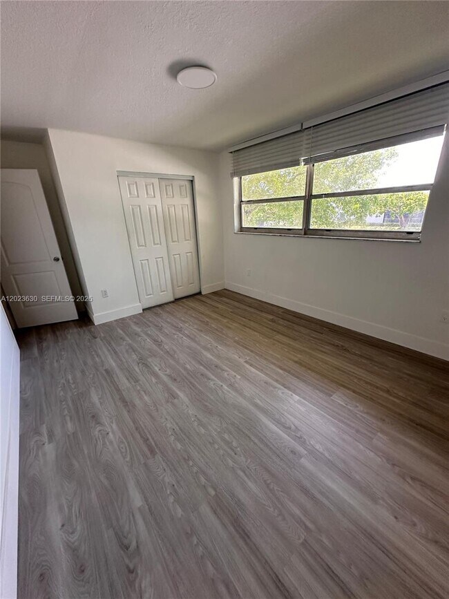 Building Photo - 15619 SW 73rd Cir Terrace