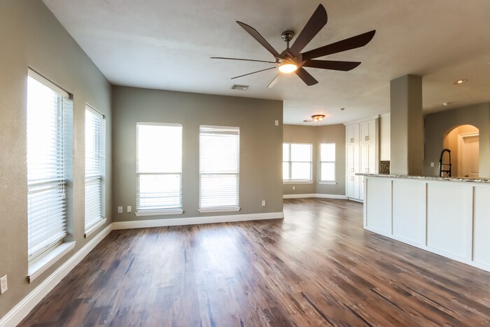 Building Photo - 3119 Hummingbird Ln