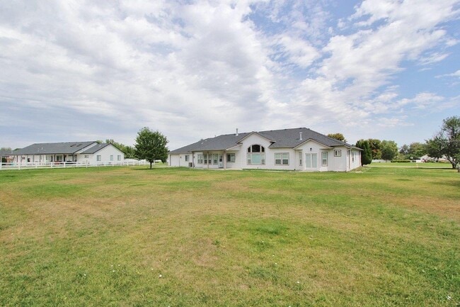 Building Photo - 4109 E Man O War Dr
